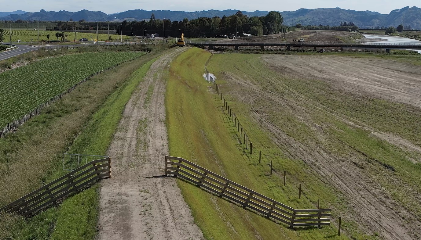 Waipaoa stopbanks completed western side